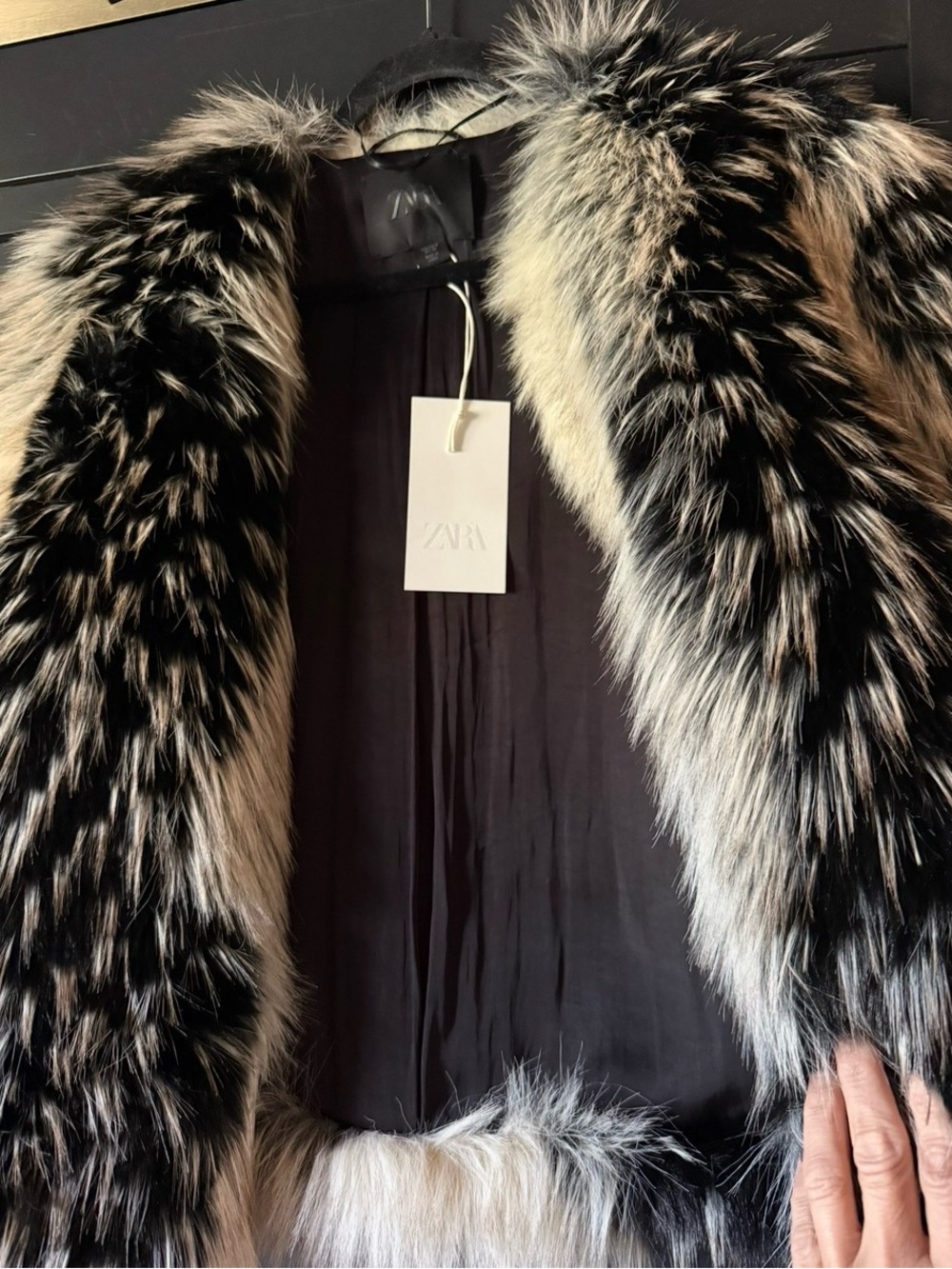 ZARA Black & Cream Faux Fur Jacket - see below for sizing - Picture 6 of 7